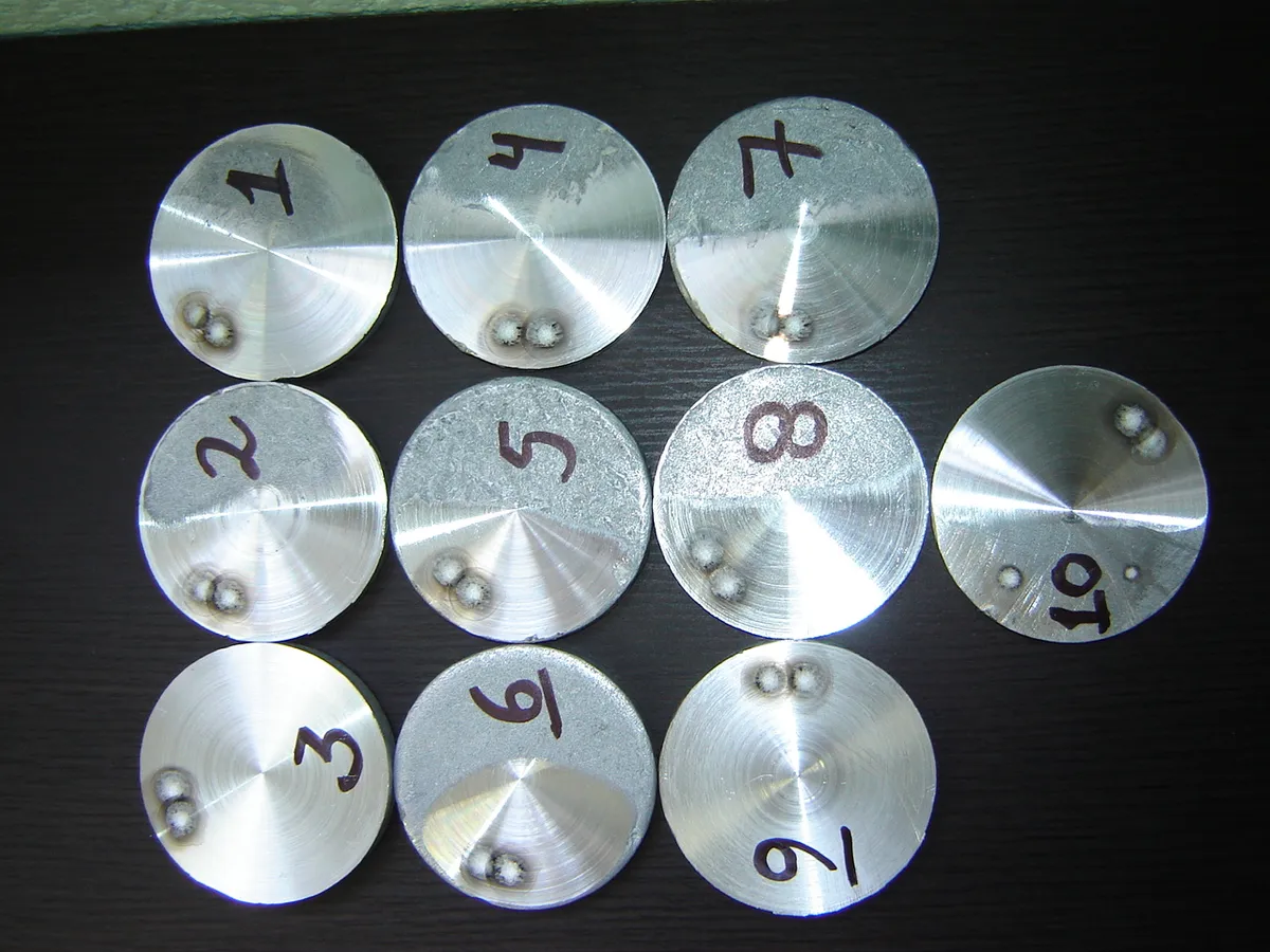 Muestras numeradas para análisis espectrométrico